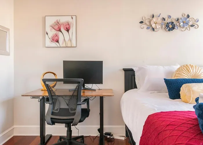 Charming 4 Bedroom House!1 Mile From Capitol Hill!