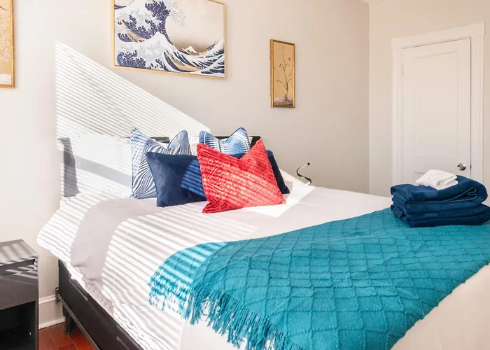 Charming 4 Bedroom House!1 Mile From Capitol Hill!