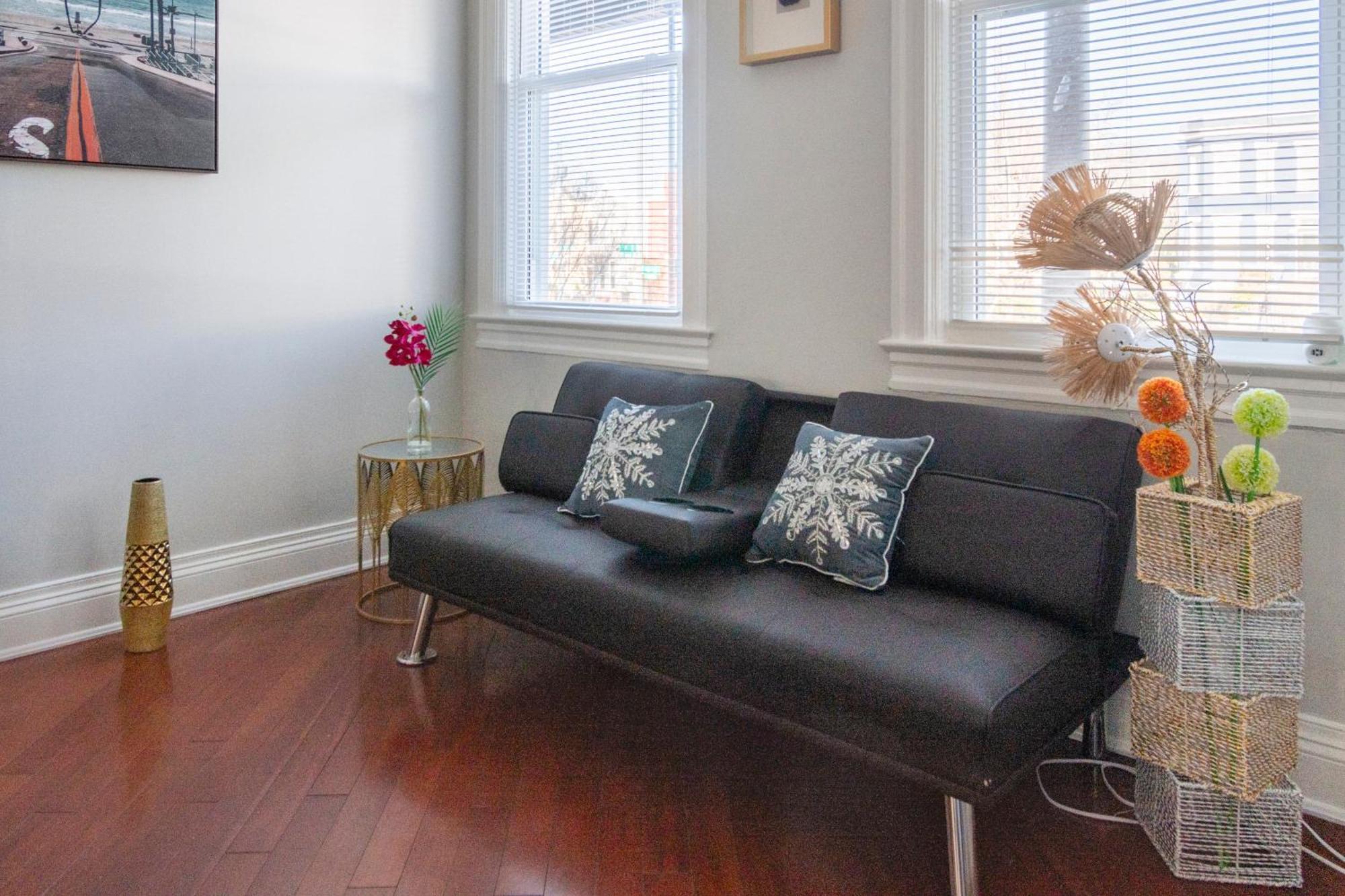 Charming 4 Bedroom House!1 Mile From Capitol Hill! Holiday home *