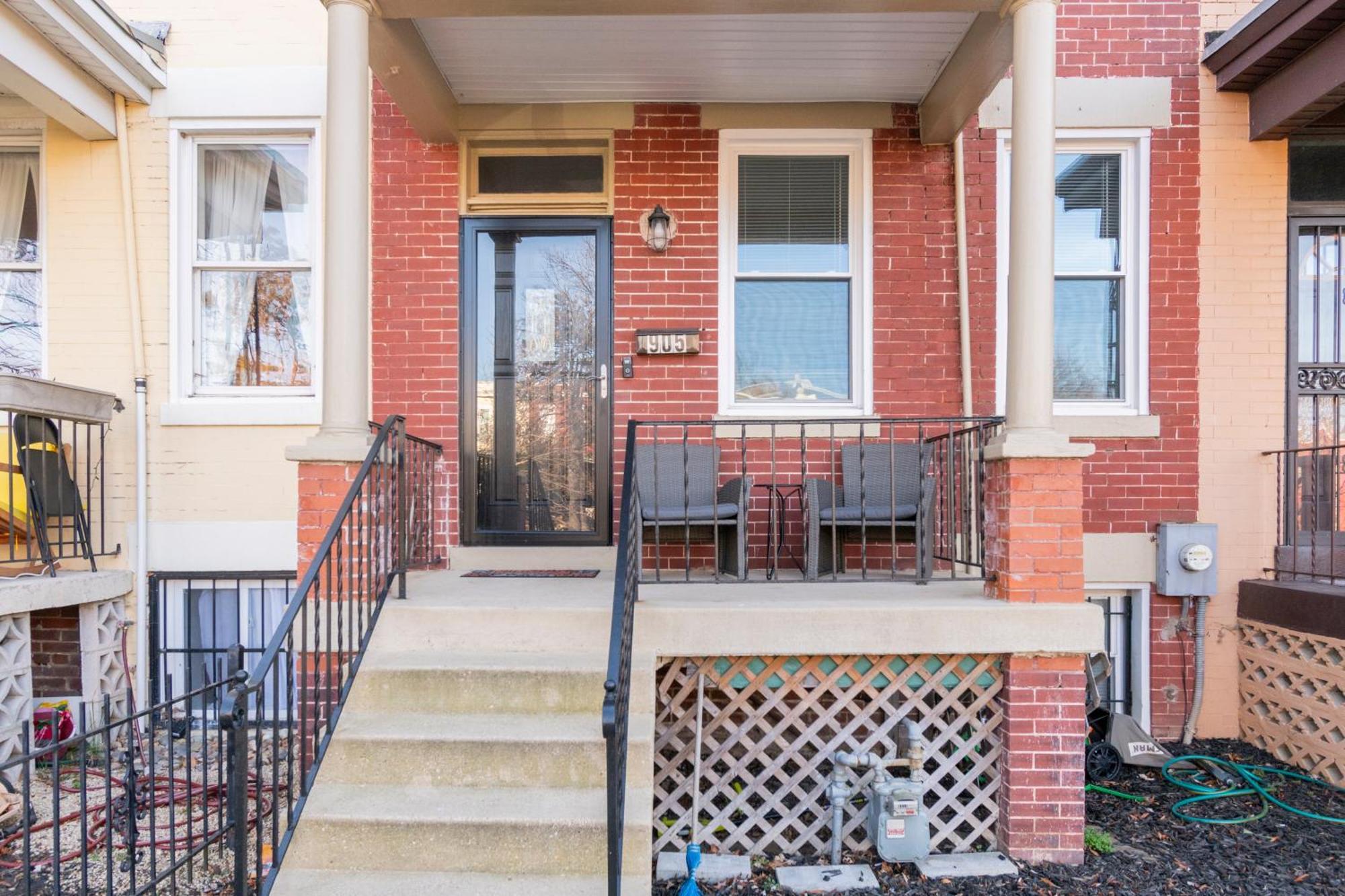 Charming 4 Bedroom House!1 Mile From Capitol Hill!