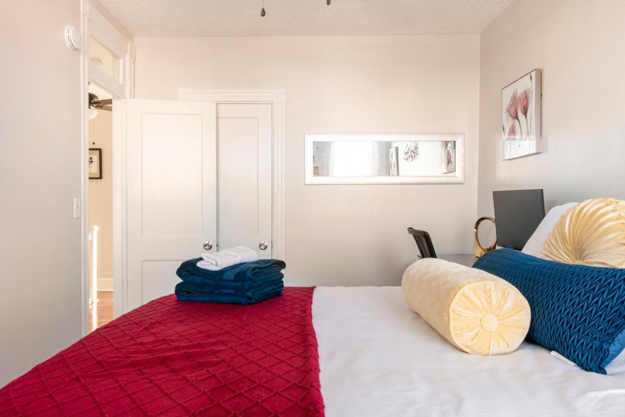 Charming 4 Bedroom House!1 Mile From Capitol Hill! Holiday home *