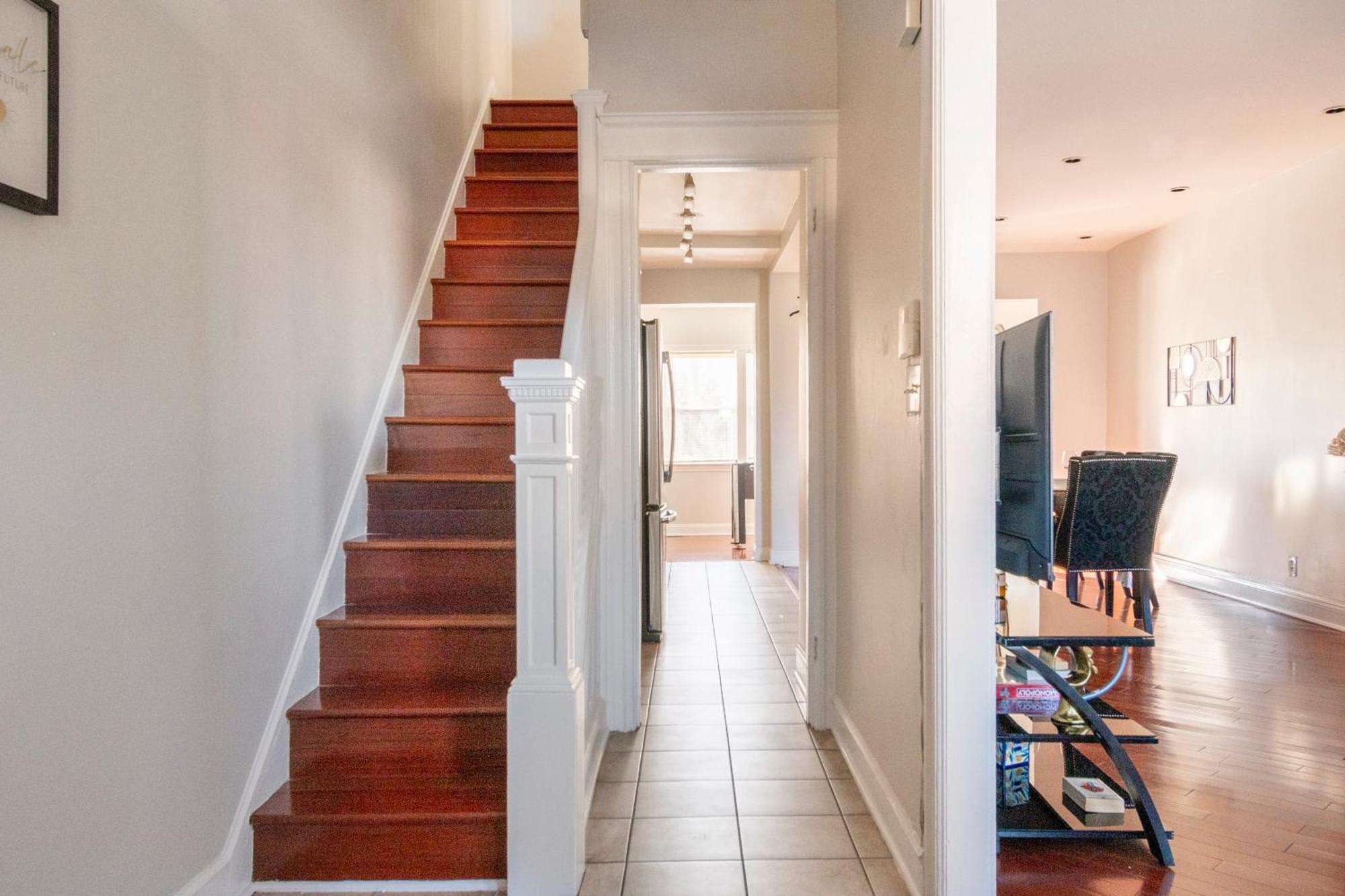 Charming 4 Bedroom House!1 Mile From Capitol Hill! Holiday home