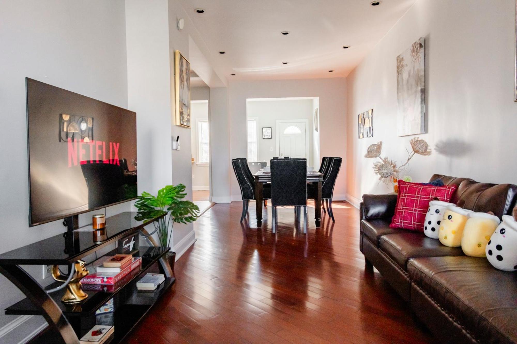 Charming 4 Bedroom House!1 Mile From Capitol Hill! * Washington